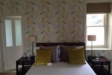 Отель The Hambrough