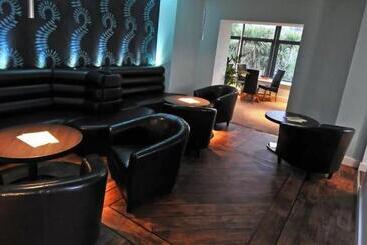 Отель Westberry