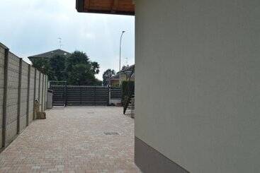 Pension (Hôtel basse catégorie) Flat 2015