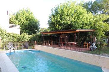 فندق صغير Hostal Las Golondrinas