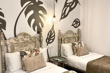 ホテル Hostal El Caprichito Marbella