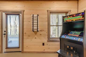 Vidéki Ház Cabin W/ Hot Tub & Sauna: 5 Mi To Dtwn Blue Ridge!