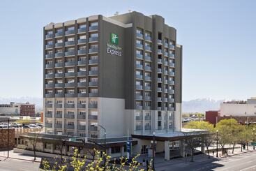 هتل Holiday Inn Express Long Island City E New York By Ihg