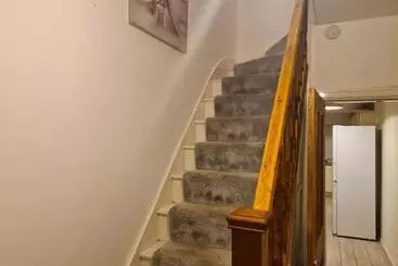 Residència Impeccable 4 Bed House In Bilston