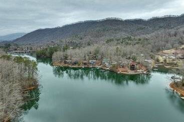 コテージ Santeetlah Lake Retreat W/ Dock: Walk To Water!