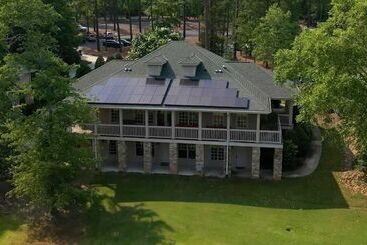 فندق The Inn At Governors Club