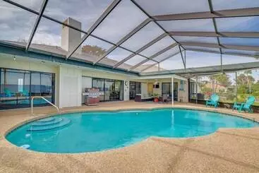コテージ Lakefront Yalaha Home W/ Private Dock!