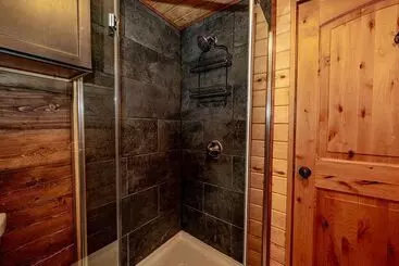 Mökkimajoitus Lakeshore Lodging