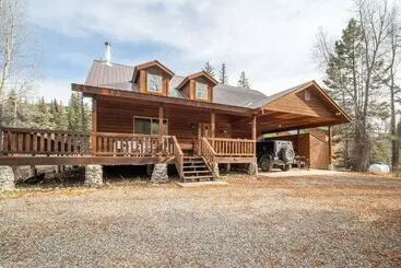 Mökkimajoitus Bear Paw Lodge & Vacation Homes