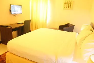 Alisa Hotel Labone