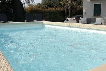 Отель Betty's House