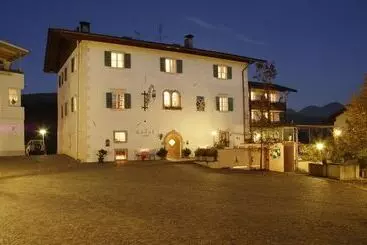ホテル Gasthof Krone