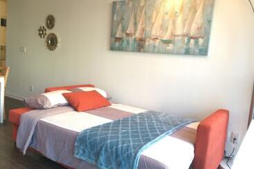 آپارتمان‌های توریست‌ها Aoc Suites   Luxury Condo   City View