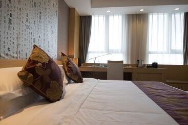 Отель Suzhou Sun Plaza