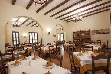 Hotelli Puerta De La Sierra