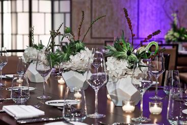 호텔 Renaissance Dallas At Plano Legacy West