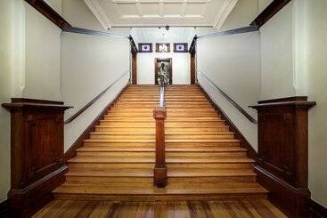 膳宿费 The Robertson Hotel