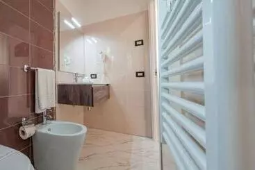 Aparthotel Casa Vacanze Mariaelena   Momena
