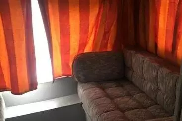 هتل کپسول Campervan Ehu Derry