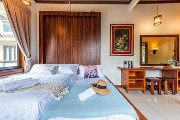 Bentong Eco Wellness Resort 14room 69pax By Verano Homestay