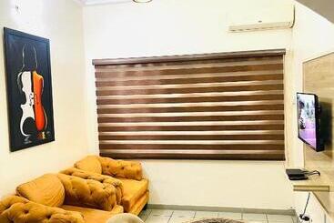 پانسیون Od V!ck S Luxe, Wuse District, Swimming Pool, Gym, Wifi, 24hr Power, Security, Dstv