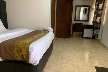 هتل Foster Inn