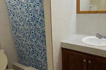 پانسیون Andre S Guest House