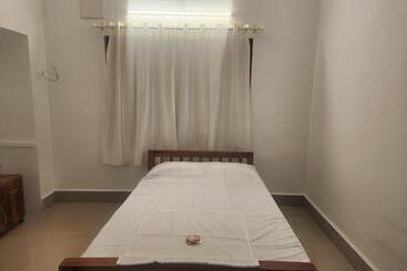 Пансион Holidaze