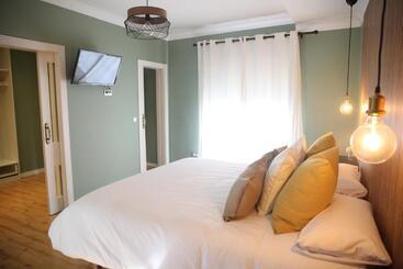 تختخواب و صبحانه La Parada De Posadas