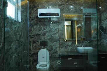 Hotel Casa De Bello, Nainital, Near Kainchi Dham