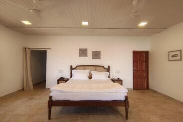 Hotel On The High Ground Tourism Point