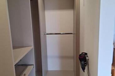 تختخواب و صبحانه A Room With A View