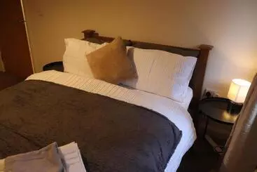Majatalo Affordable Double Room In Central London Near Elephant And Castle Station