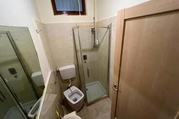 تختخواب و صبحانه Matera Room