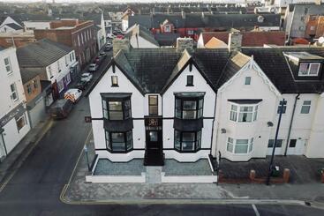 Bowles Aparthotel By Yoko Property