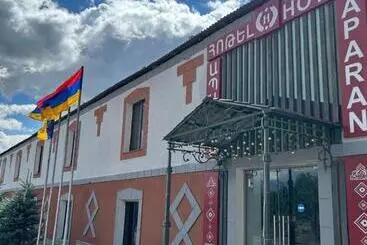 Otel Aparan