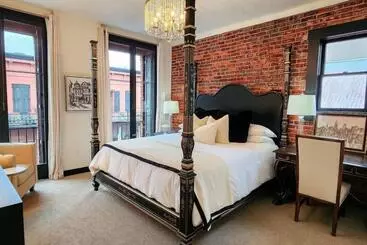 Hotelli Speakeasy King Suite