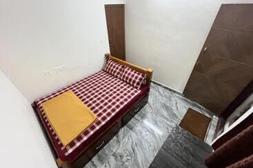 Pensionat Arasu Homestay