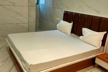 Hotel Janta Inn