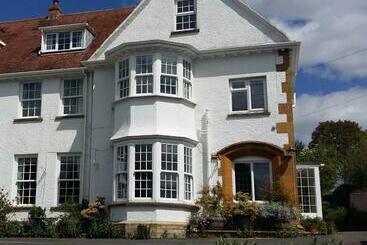 Apple Tree Bed And Breakfast