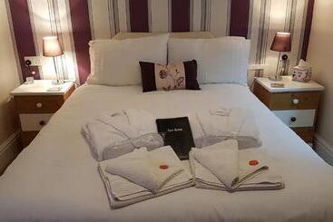 تختخواب و صبحانه Agar House