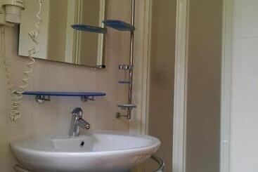 هتل Albergo Del Pino