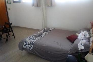 هتل Casa D Oro Rooms