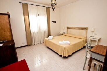 Hotell La Coralia Bed & Breakfast