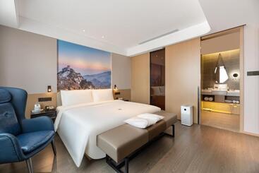 Atour Hotel Xi An International Port Area