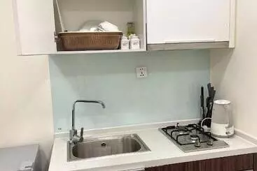 هتل آپارتمان Cozy Private Studio With Luxurious Pool & Gym By Sym B622