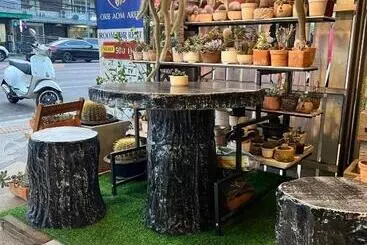 هتل ห้องพักโอบอ้อมอารีย์ Orb Aom Aree