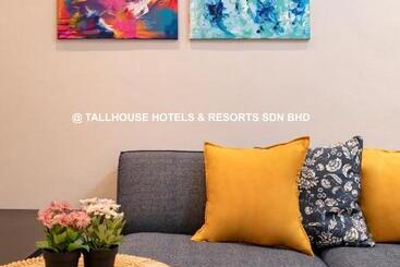 Tallhouse Apartment
