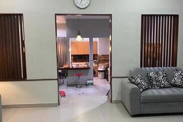 Bed and Breakfast Villa Syamsu