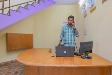 ホテル Collection O 19289 The Olive Grand